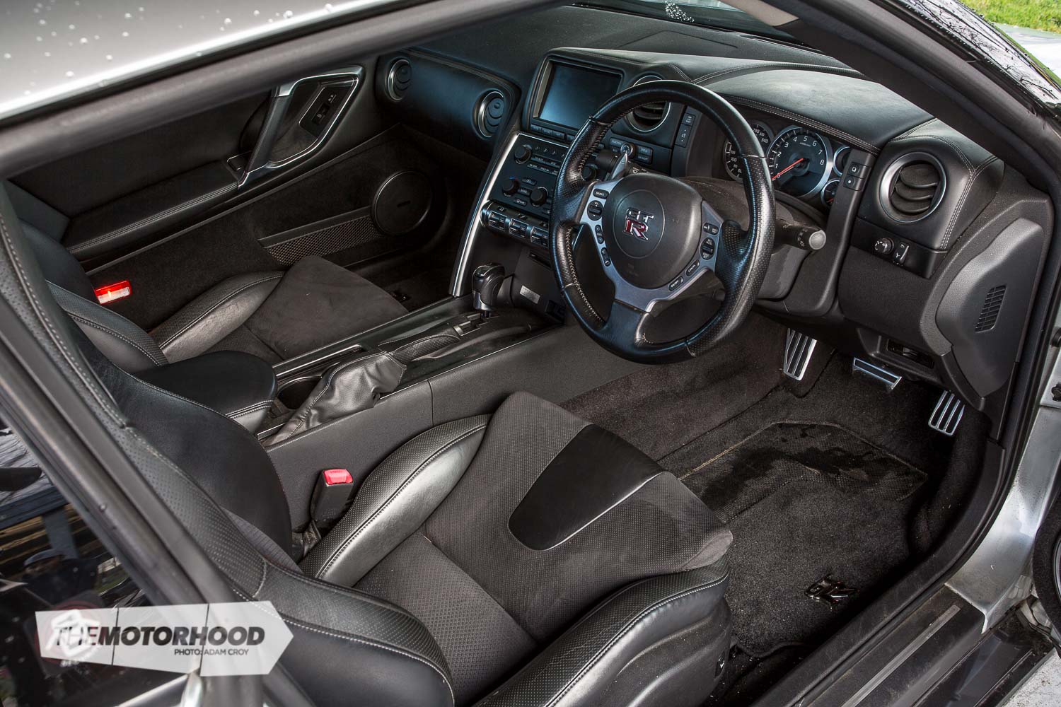 &nbsp;The factory interior in the R35 GT-R has everything you need from an everyday supercar. Air conditioning with climate control, a paddle shift–equipped steering wheel, and a decent factory sound system&nbsp;